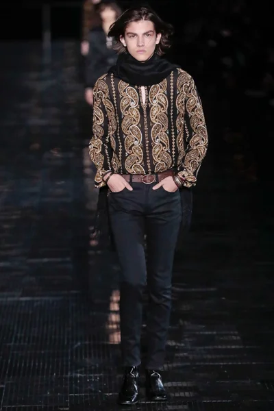 Look 7